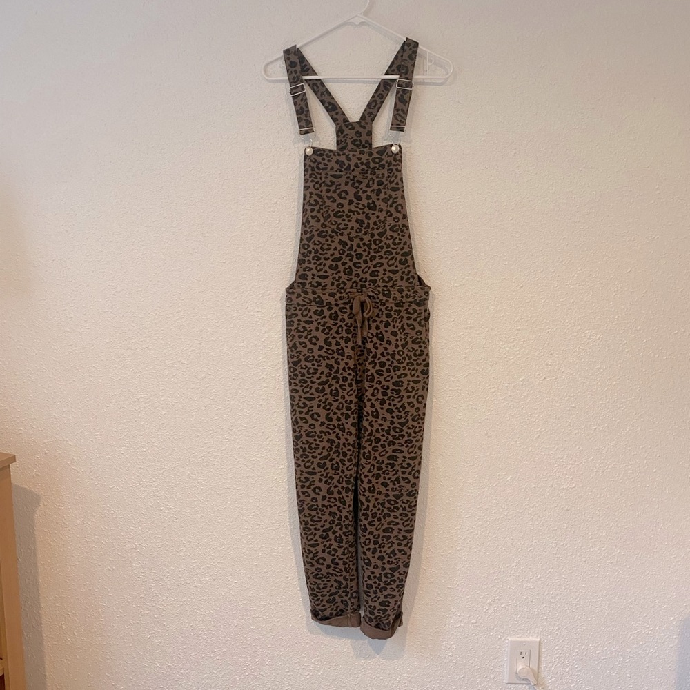 Size small z supply brown/black leopard overalls romper